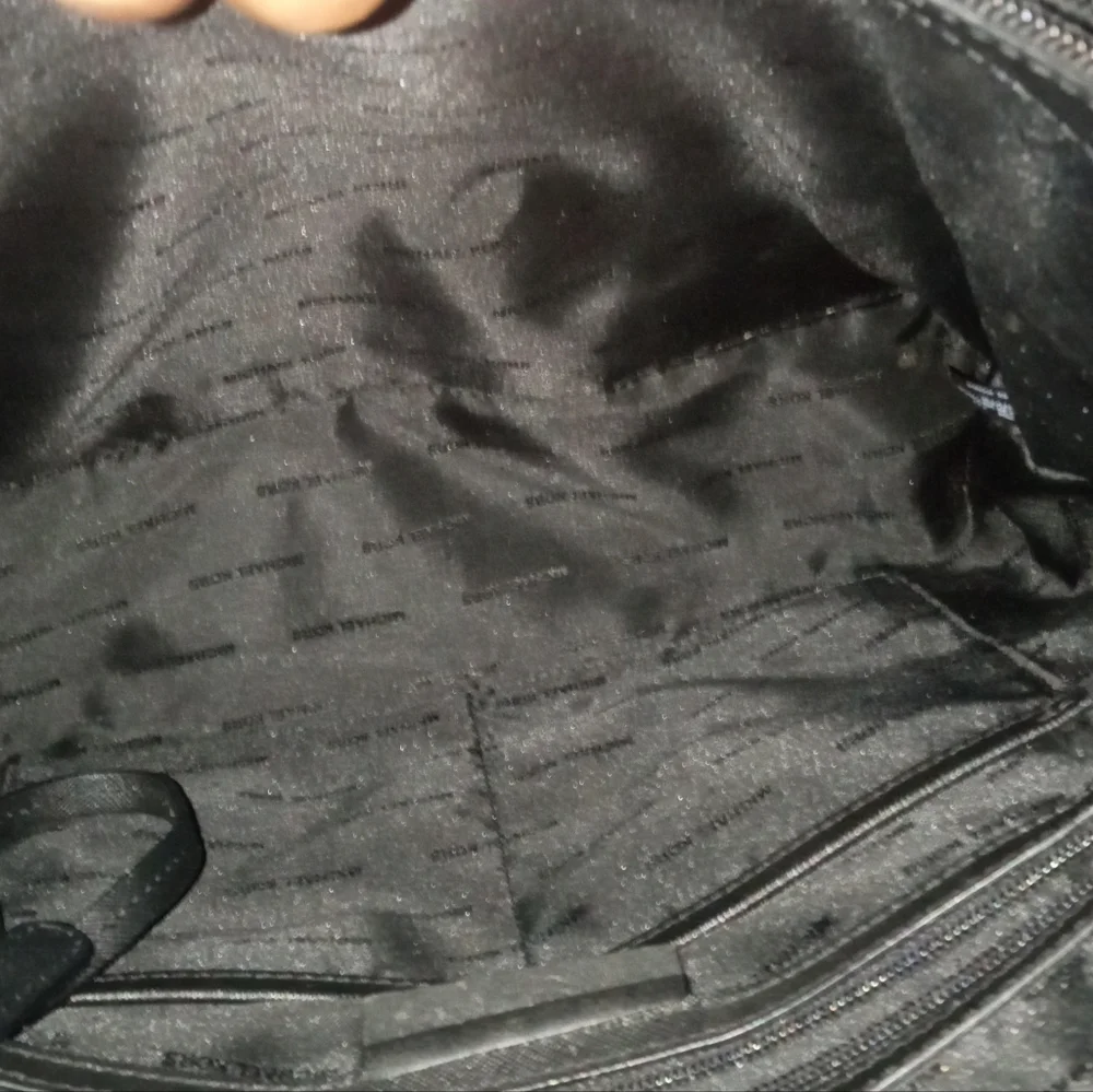 Great Condition Michael Kors Marilyn Medium Saffiano Leather Tote Bag - Picture 9 of 12